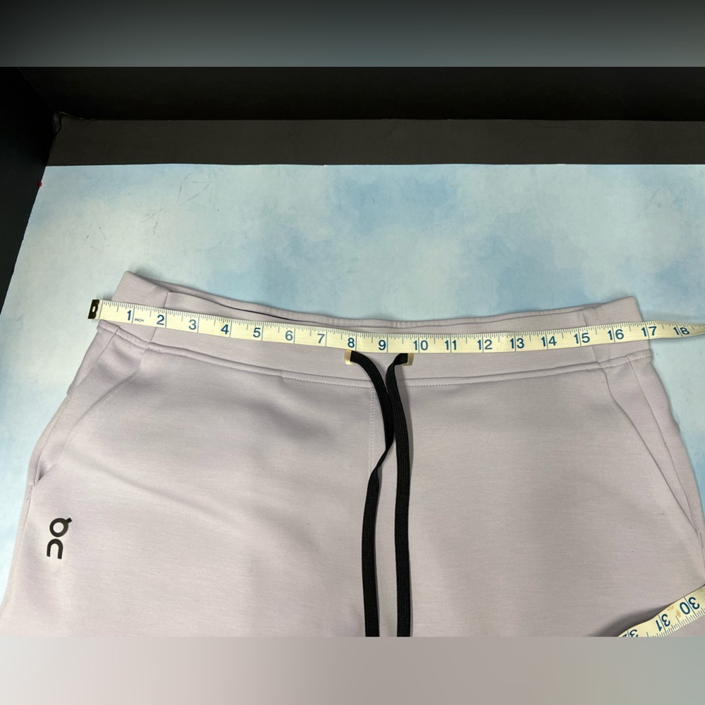 ON Running's  RUN ON CLOUDS SWEAT PANTS, Women size L - Picture 5 of 16